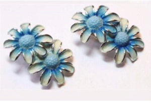 Vintage Unsigned Coro Design Blue enamel & goldtone with plastic flower center Daisy clip on Earrings